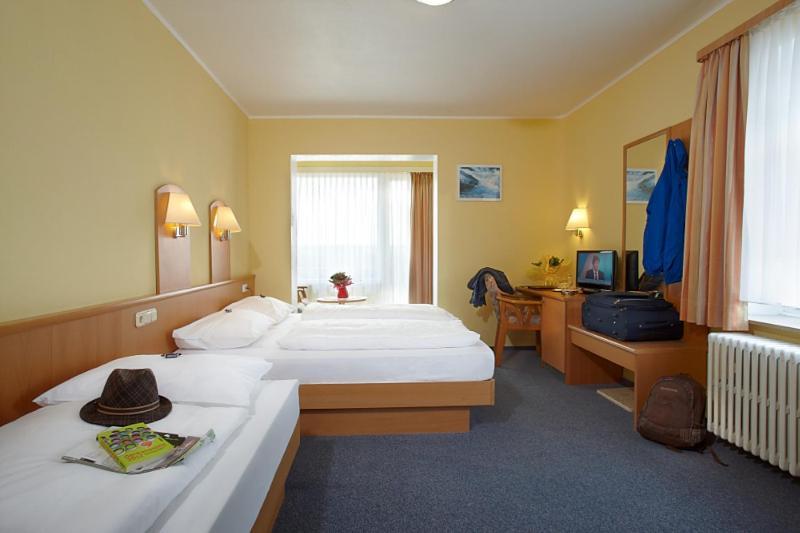 Hotel Perekop Berdorf Rum bild