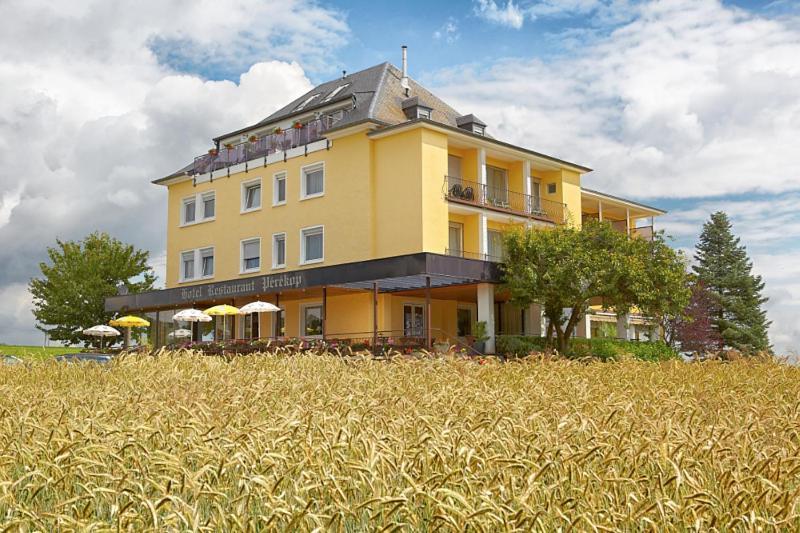 Hotel Perekop Berdorf Exteriör bild